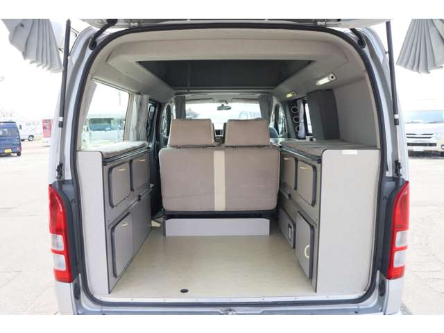 Toyota Hiace 11