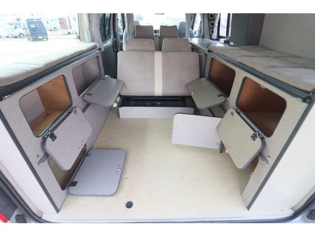 Toyota Hiace 12