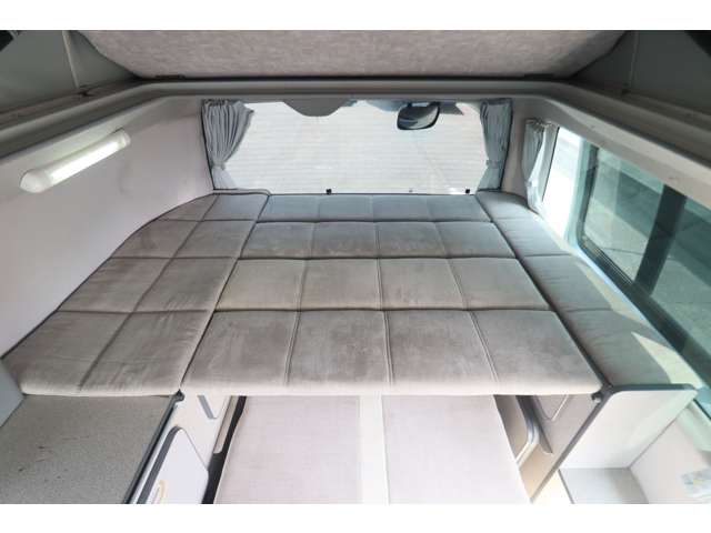 Toyota Hiace 5