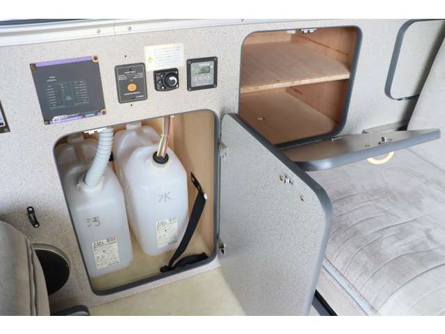 Toyota Hiace 7
