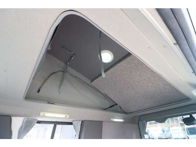Toyota Hiace 8