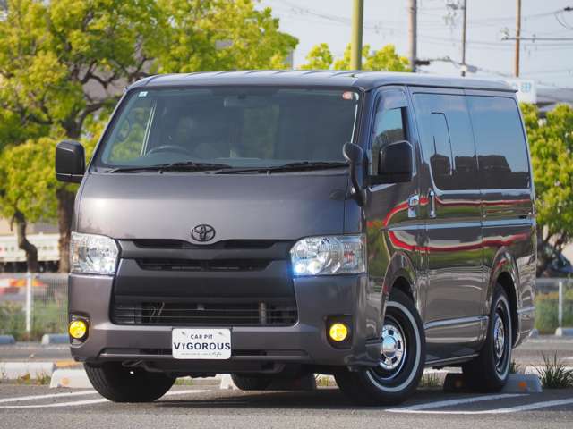 Toyota Hiace Van 4