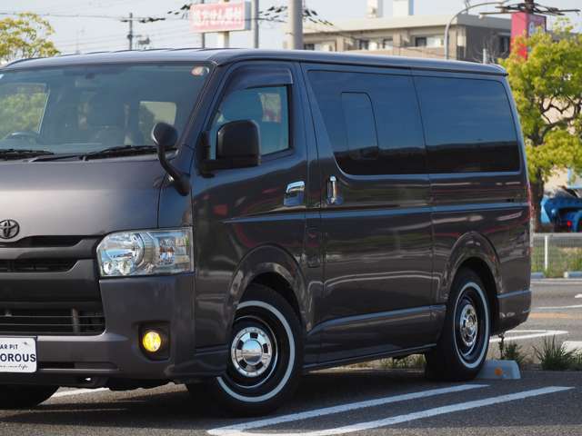 Toyota Hiace Van 6