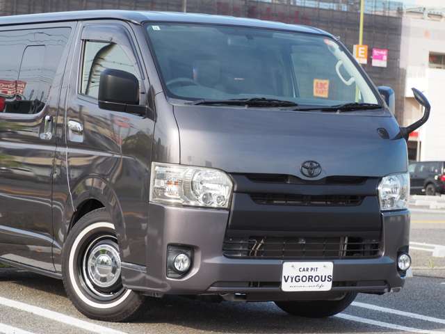 Toyota Hiace Van 9