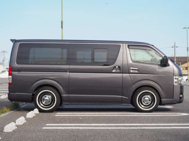 Toyota Hiace Van 10