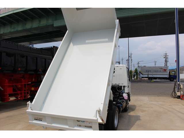 Mitsubishi Fuso Canter 11
