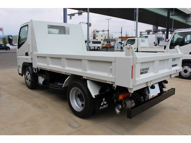 Mitsubishi Fuso Canter 4