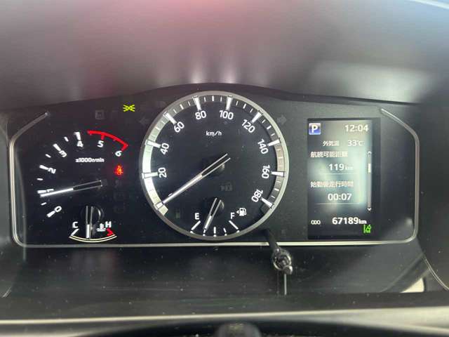 Toyota Hiace Van 11