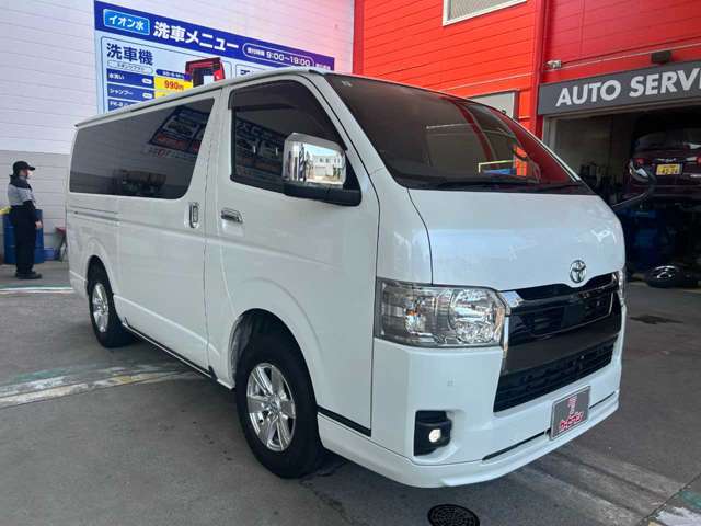 Toyota Hiace Van 8