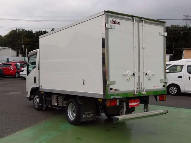 Isuzu Elf 6