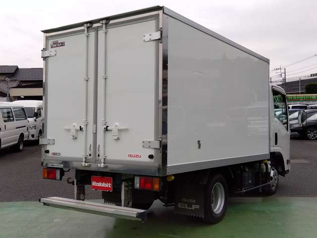 Isuzu Elf 8
