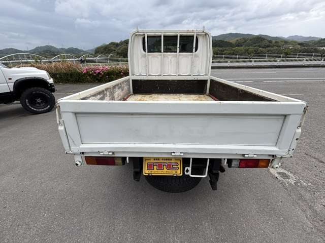 Mitsubishi Fuso Canter Guts 6
