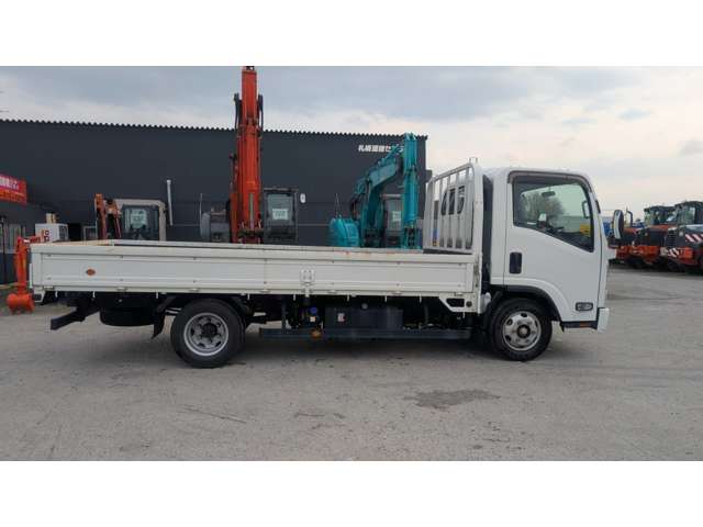 Isuzu Elf 4