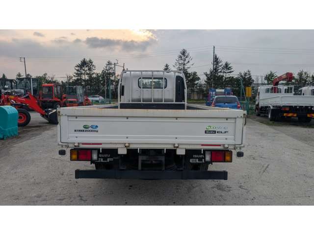 Isuzu Elf 6
