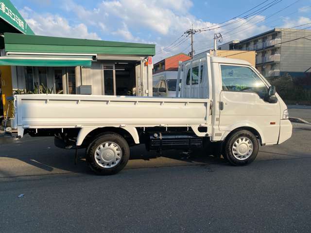 Mazda Bongo Truck 4