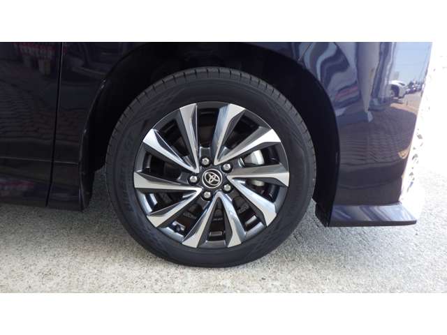 Toyota Voxy 5