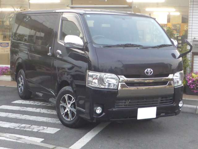 Toyota Hiace Van 3