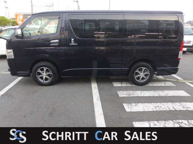 Toyota Hiace Van 4