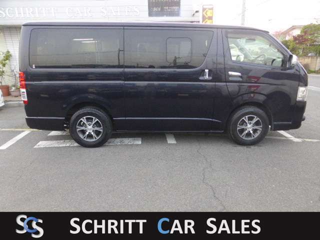 Toyota Hiace Van 5
