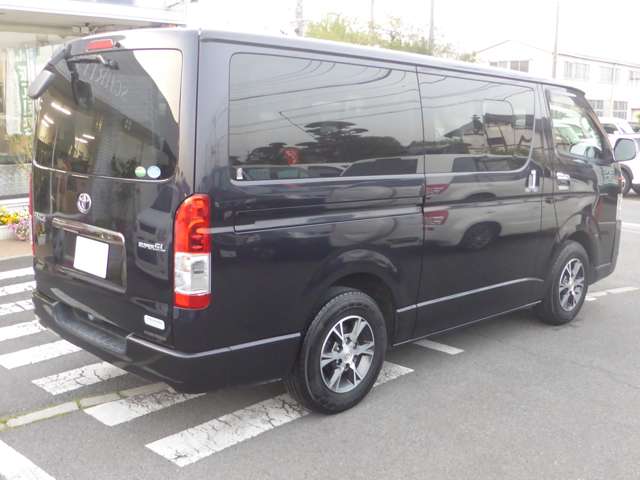 Toyota Hiace Van 7