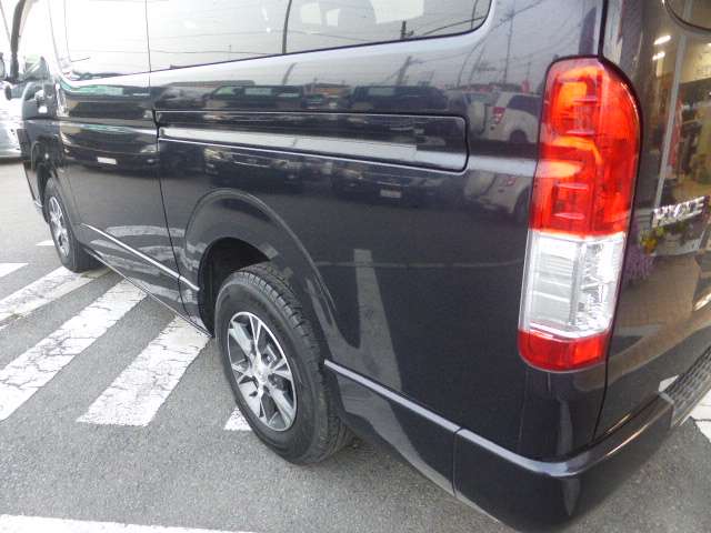 Toyota Hiace Van 8