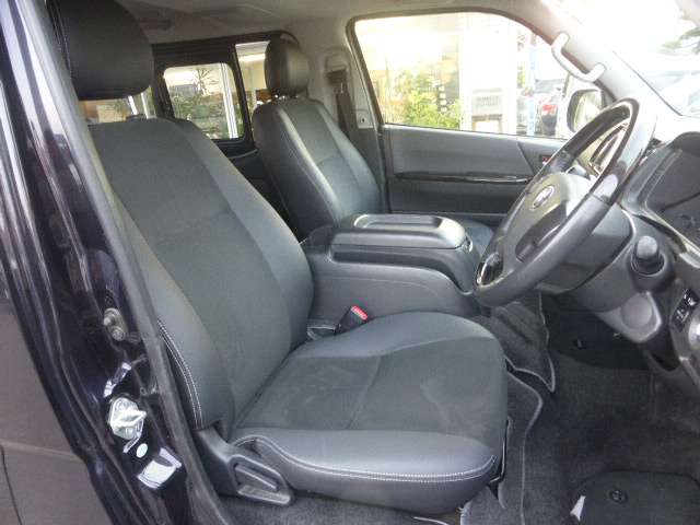 Toyota Hiace Van 10