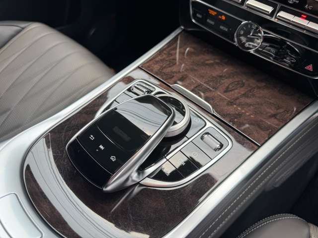 Mercedes-Benz G-Class 11