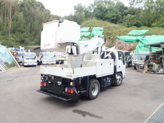 Isuzu Elf 8