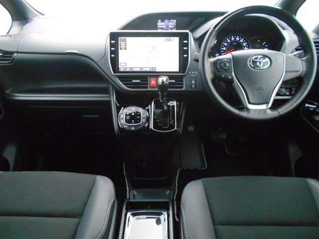 Toyota Noah 9