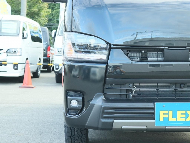 Toyota Hiace Van 9