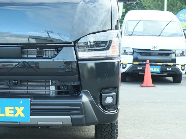 Toyota Hiace Van 10