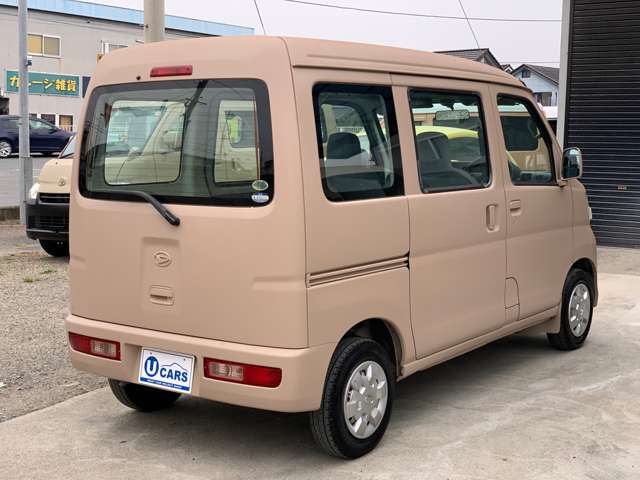 Daihatsu Hijet Cargo 12