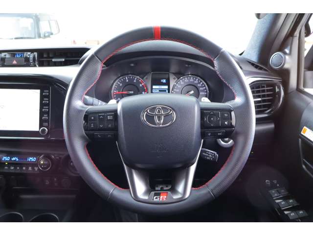 Toyota Hilux 8
