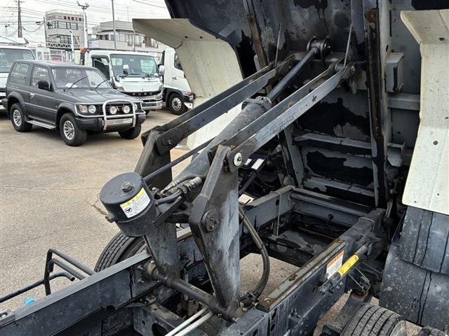 Mitsubishi Fuso Canter 12