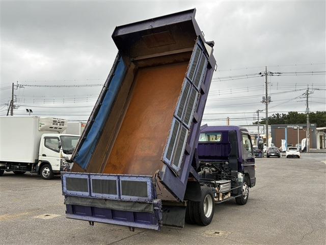 Mitsubishi Fuso Canter 4
