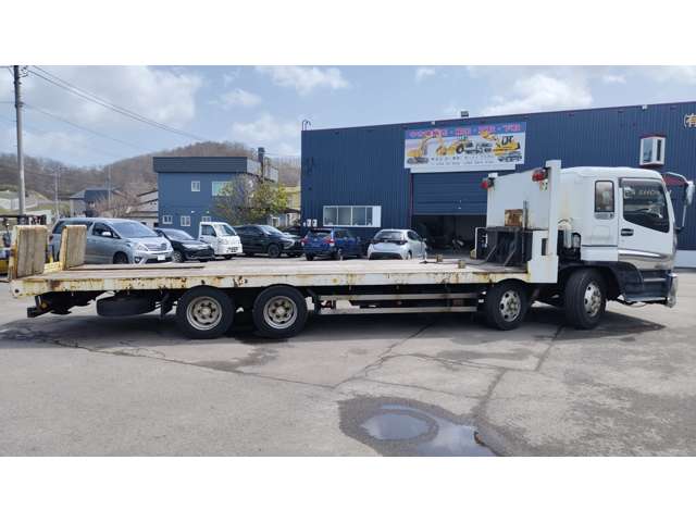 Isuzu Giga 4