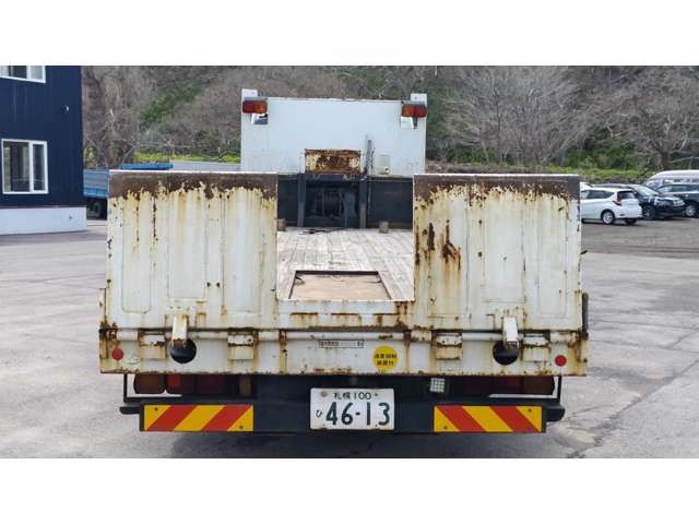 Isuzu Giga 9