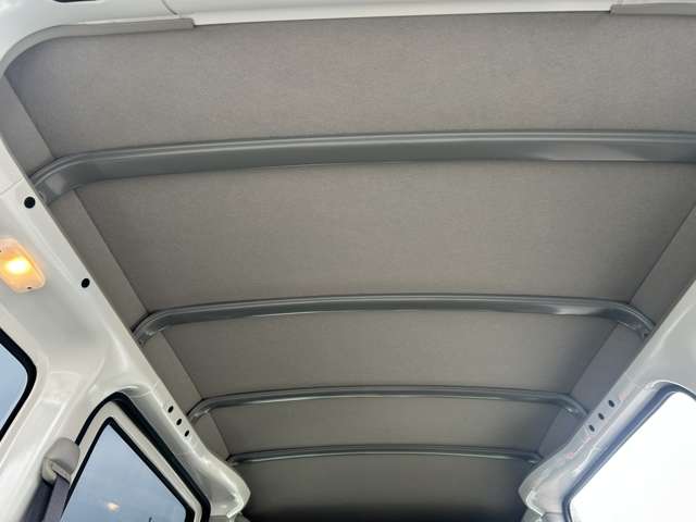 Daihatsu Hijet Cargo 8