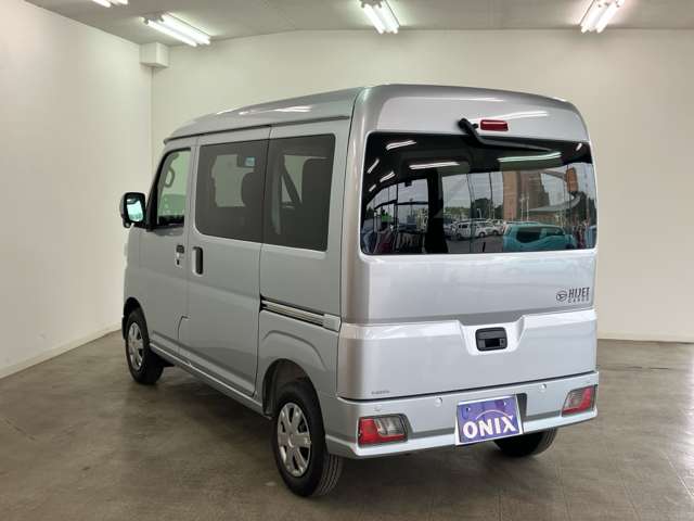 Daihatsu Hijet Cargo 12