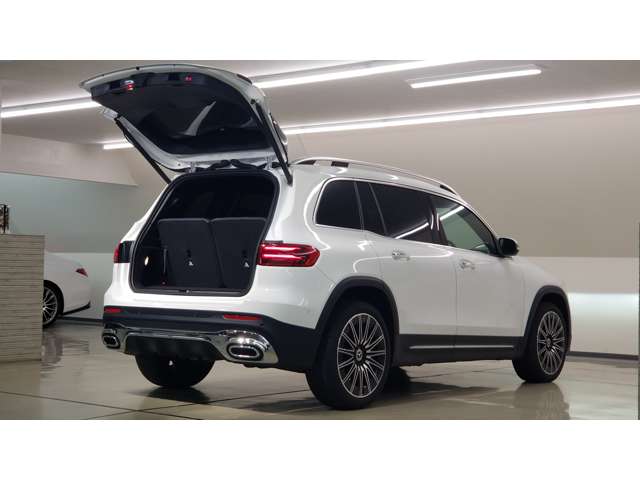 Mercedes-Benz GLB 11