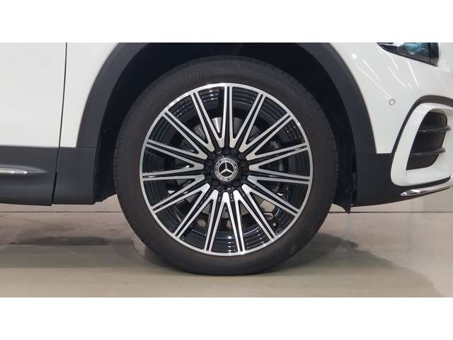 Mercedes-Benz GLB 10