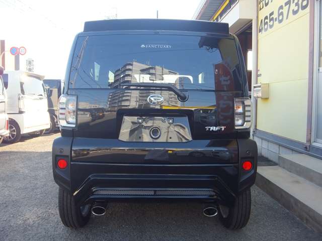 Daihatsu Taft 9