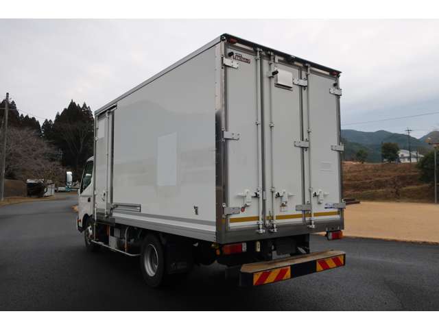 Hino Dutro 5