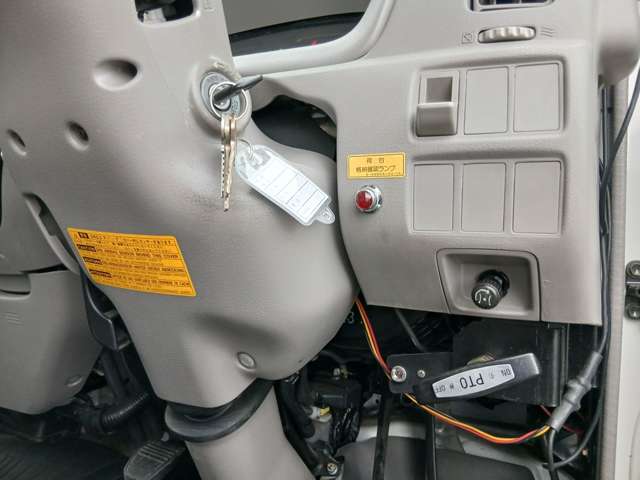 Hino Dutro 12