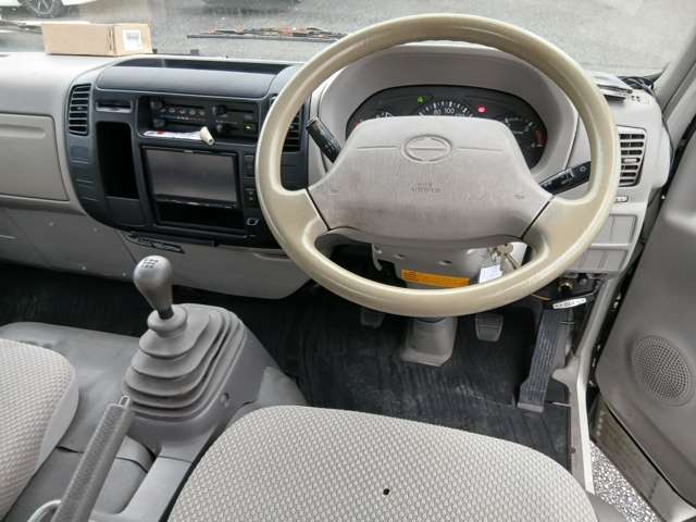 Hino Dutro 10