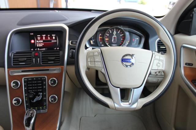 Volvo XC60 11