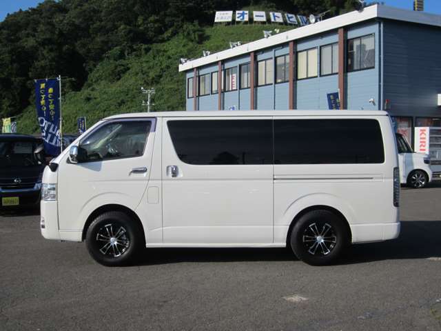 Toyota Hiace Van 3