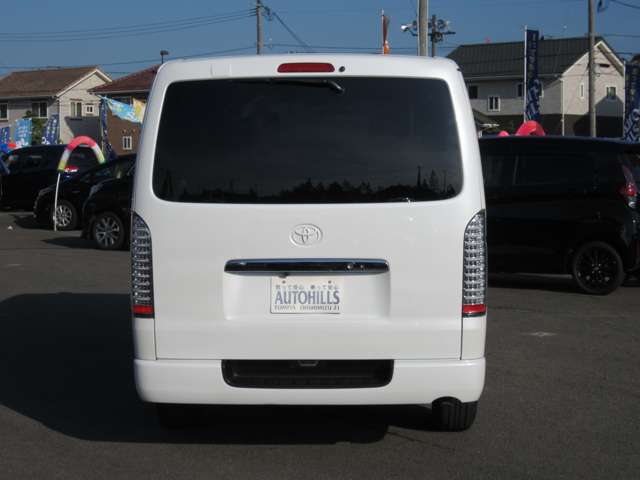 Toyota Hiace Van 7