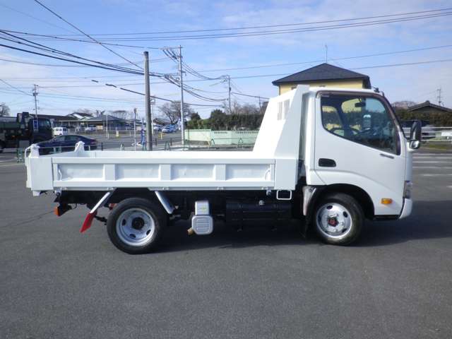 Hino Dutro 11