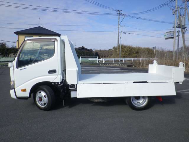 Hino Dutro 8